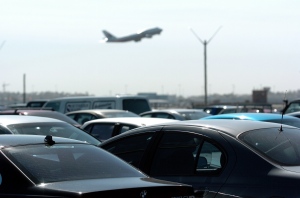 Long term airport parking vs short term airport parking